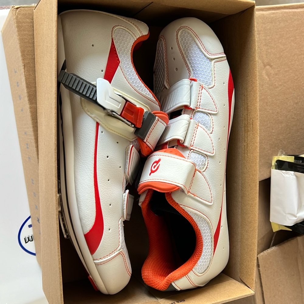 Peloton shoes size 41 with XPR cleats